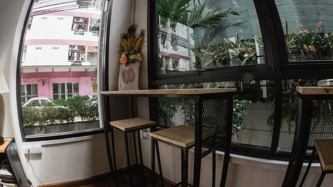 Step One at Bangkok Apartment Bagian luar foto