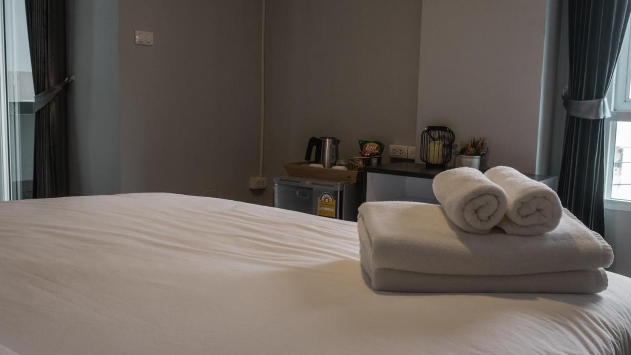 Step One at Bangkok Apartment Bagian luar foto