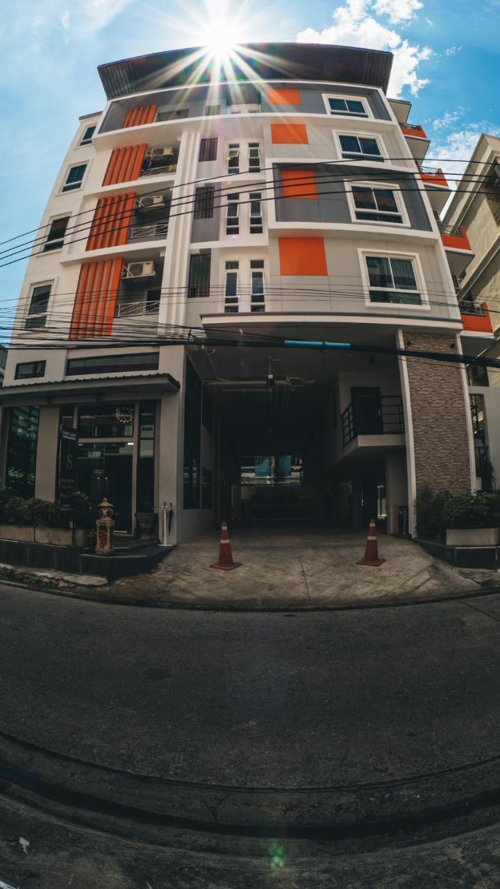 Step One at Bangkok Apartment Bagian luar foto